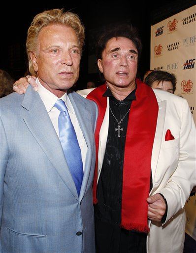 Ex-Assistant: Siegfried, Roy Lied About Tiger Attack