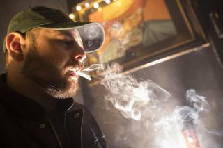 Research Compares Effects of Pot, Cigarette Smoking