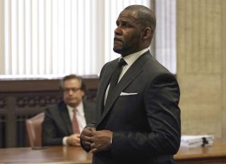 R. Kelly Gives 28-Second Performance