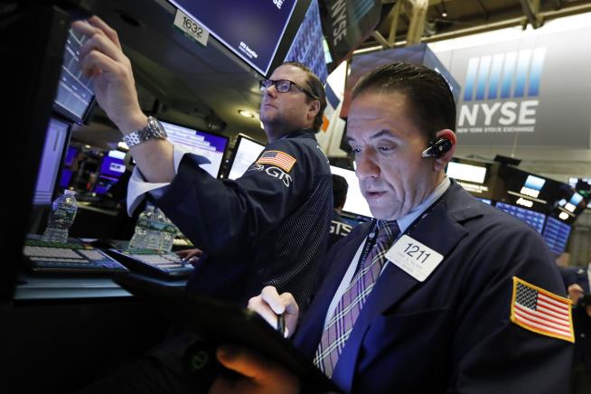 Stocks End the Day Lower on Wall Street