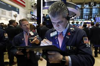 Stocks Rise Into Record Territory on GDP Report