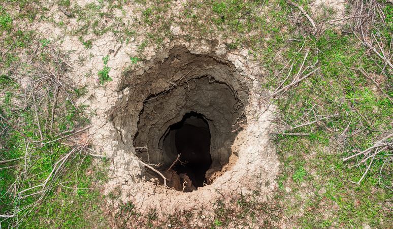 Man's Ex Finds Him Stuck in Hole Dug by Her House