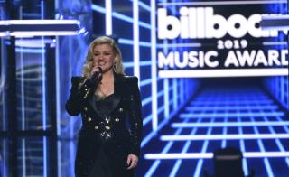 Kelly Clarkson Had Surgery Hours After Hosting BMAs