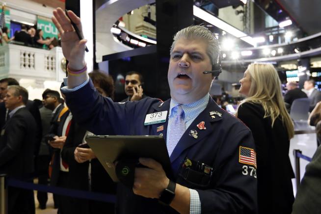 Dow Falls 473 Amid Trade Tensions