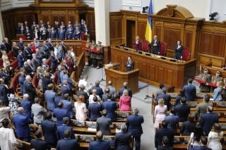 Ukraine President Gets Sworn In, Calls Snap Election