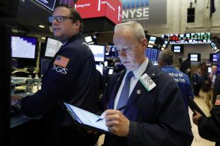 US Stocks Fall Again