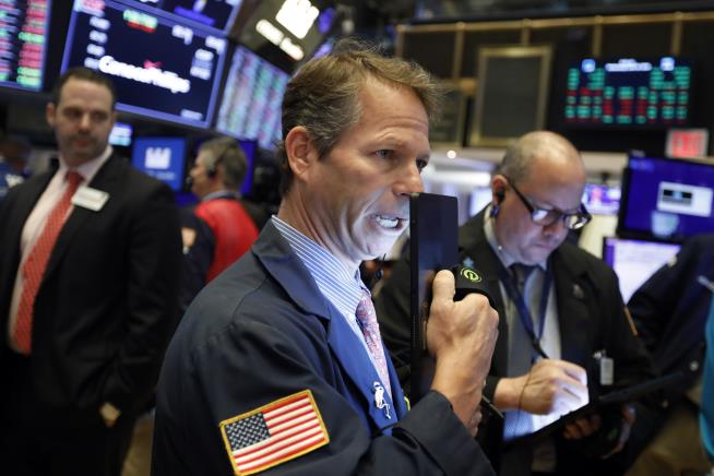 Stocks Drop on Economic Worries