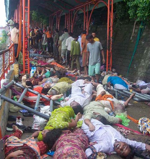 140 Killed in India Temple Stampede