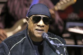 Stevie Wonder Tells Fans He'll be Fine, After a Transplant