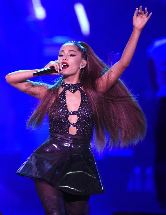 Ariana Grande Sorry About 'Not at All Funny' JonBenet Joke