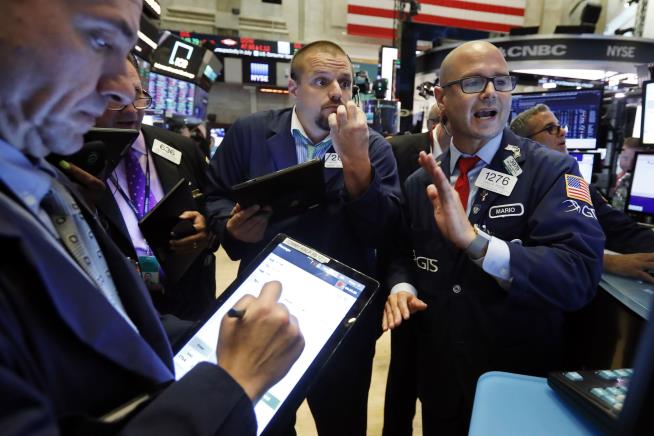 Stocks Edge Lower on Wall Street