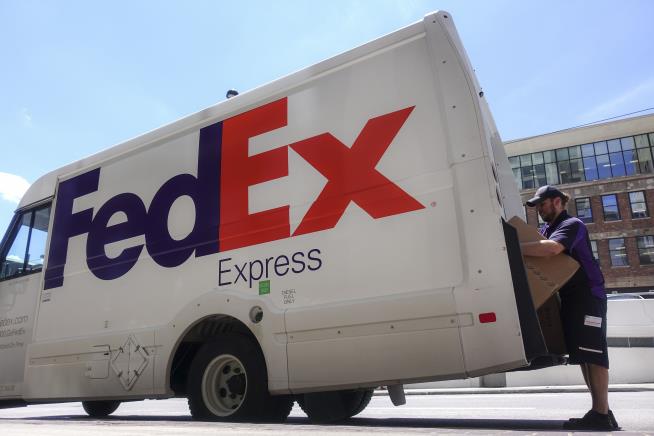 FedEx Cuts Ties With Amazon