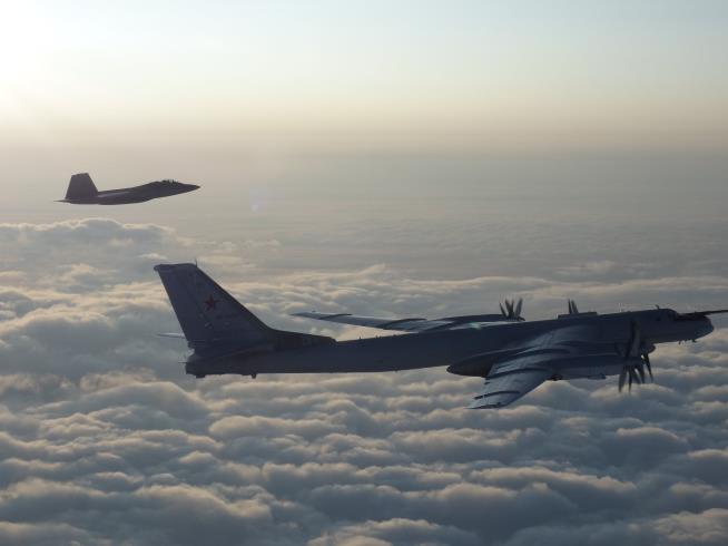 US Fighter Jets Intercept Russian Bombers