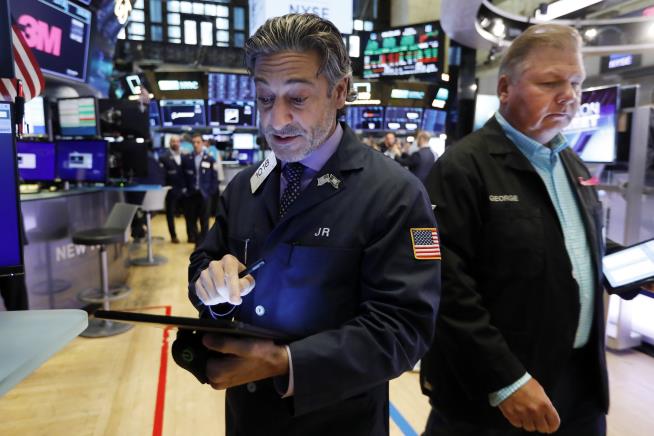 Stocks Have Strong Finish to a Rocky Week