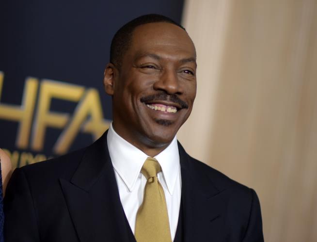 Eddie Murphy Returning to SNL Stage for Holiday Show
