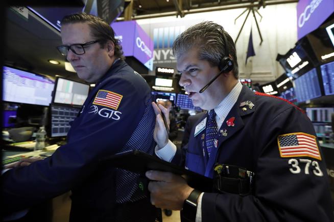 Small Gains Push Indexes Up