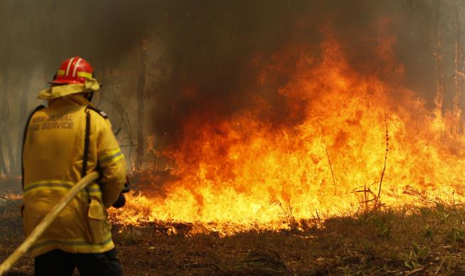 100-Plus Fires Sweep Australia, Killing 3 and Injuring Dozens