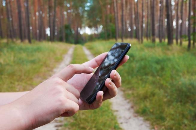 Stop the Tech Shaming for Outdoors Activities