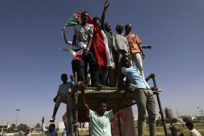 27 Sentenced to Death for Killing Sudan Protester