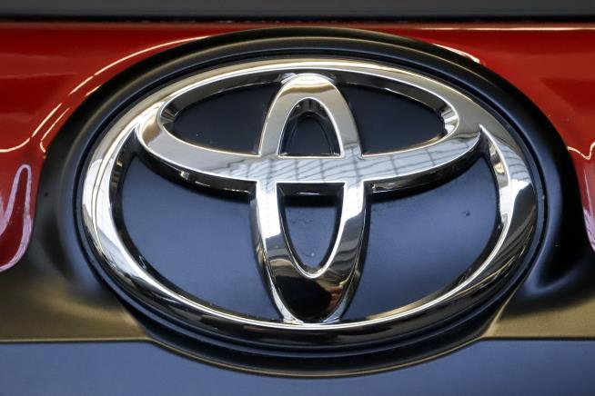 Air Bag Woes Force Honda, Toyota to Recall 6M Vehicles