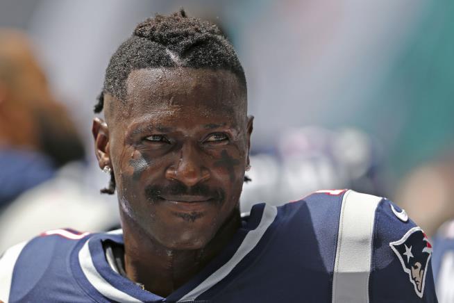NFL Player Antonio Brown Surrenders to Police