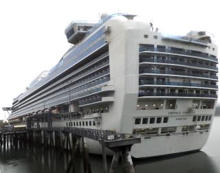 Man Accused of Beating Wife to Death on Cruise: 'Don't Come In'