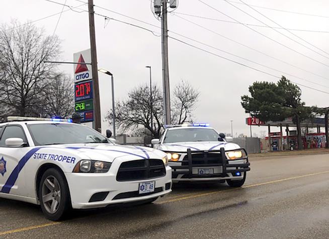 2 Officers Shot at Arkansas Walmart