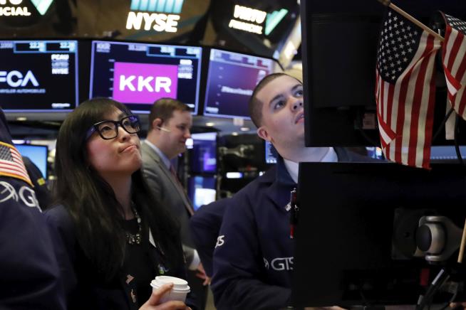 Dow Drops More Than 1K Amid Outbreak Fears