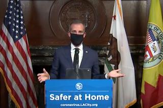 LA Orders Customers, Workers to Wear Masks