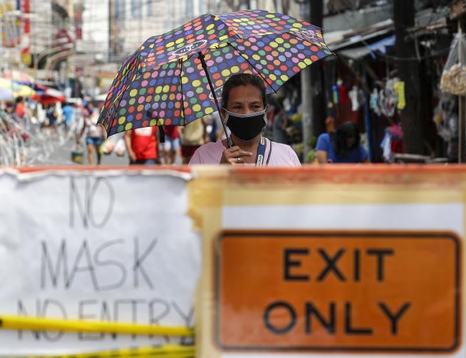 Duterte Threatens to Declare Martial Law