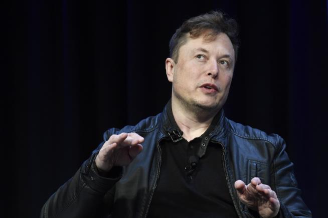 Elon Musk Calls for Officials to 'FREE AMERICA NOW'