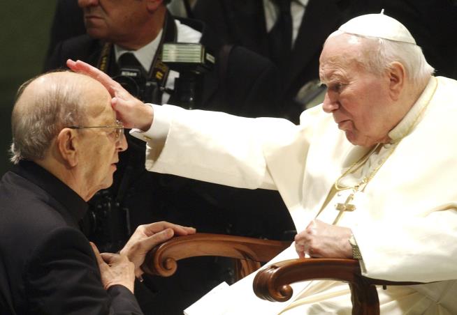 John Paul II Deserves 'the Great,' Retired Pope Says