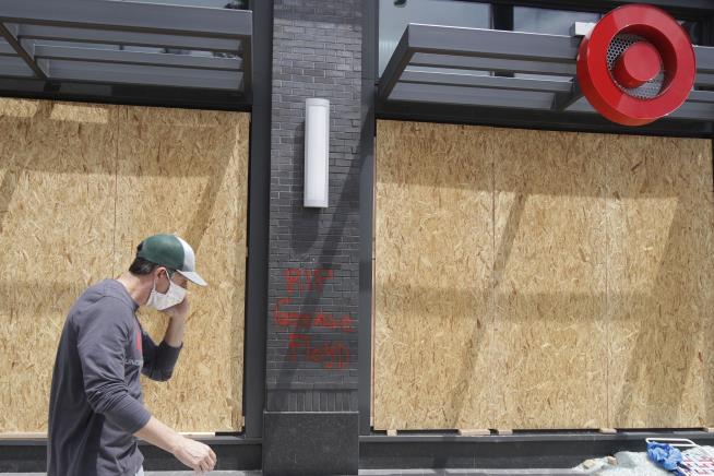 Stores Across US Suddenly Shutter Amid Riot Threats