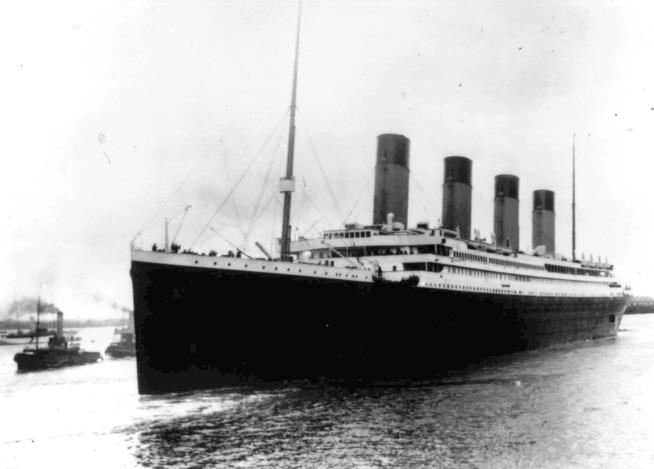 US Sues Over Titanic's Radio