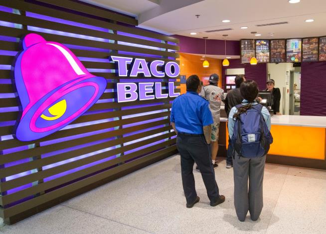 Taco Bell Says Sorry to Worker Fired for BLM Mask
