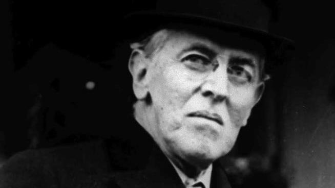 NJ Governor Stops Using Woodrow Wilson's Desk