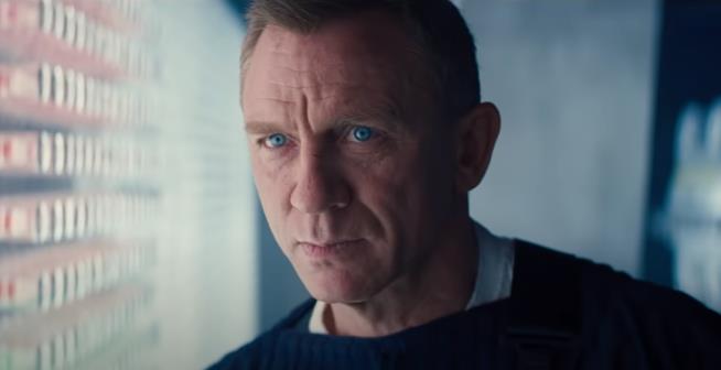 Hundreds of Theaters Close After Bond Flick Delayed