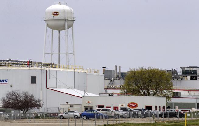 Family Sues Over Meatpacker's COVID Death