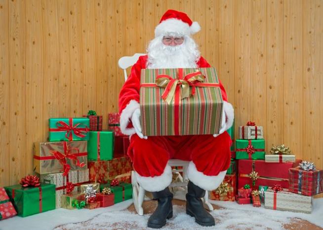 Feds Scrap Plan for Santa to Promote Vaccine
