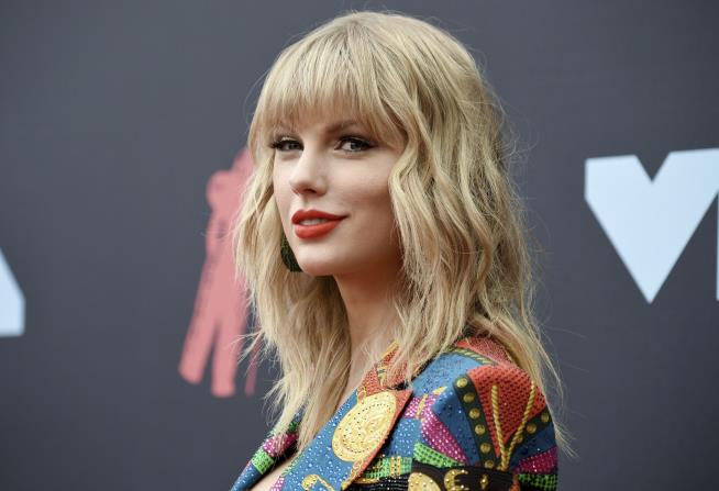 Producer in Taylor Swift Feud Sells Her Masters