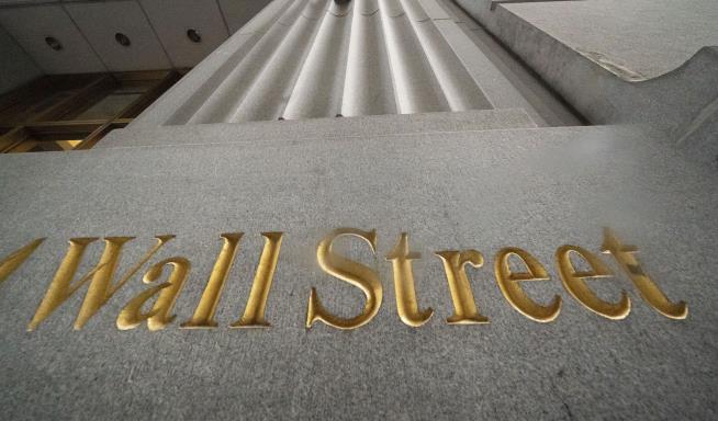 Wall Street Hits the Brakes After Record High
