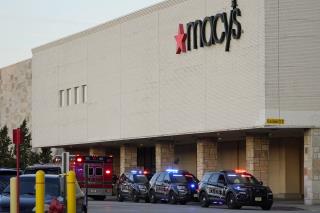 Police Hunt Suspect After Wisconsin Mall Shooting