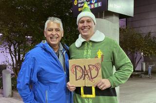 Guy Reenacts Scene From Elf, Meets Dad