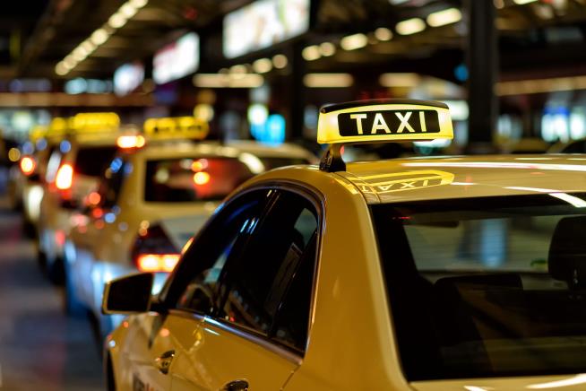 Cabbie Drives Drunken Fare Straight to Police