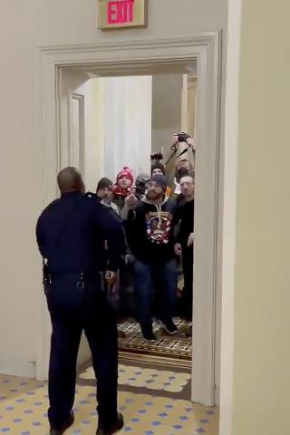 Hero Capitol Police Officer Escorts Harris to Inauguration