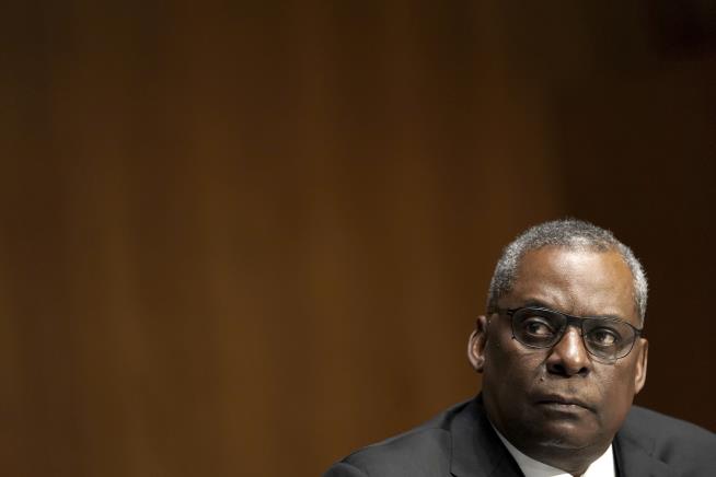 Lloyd Austin Becomes First Black Defense Secretary