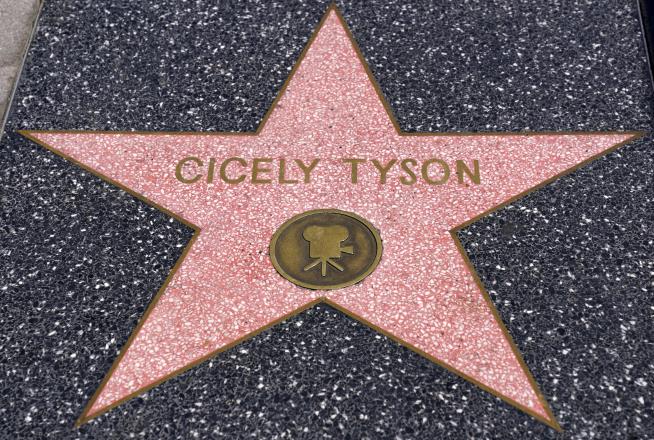 On Every Stage, Cicely Tyson Brought 'Convictions and Grace'