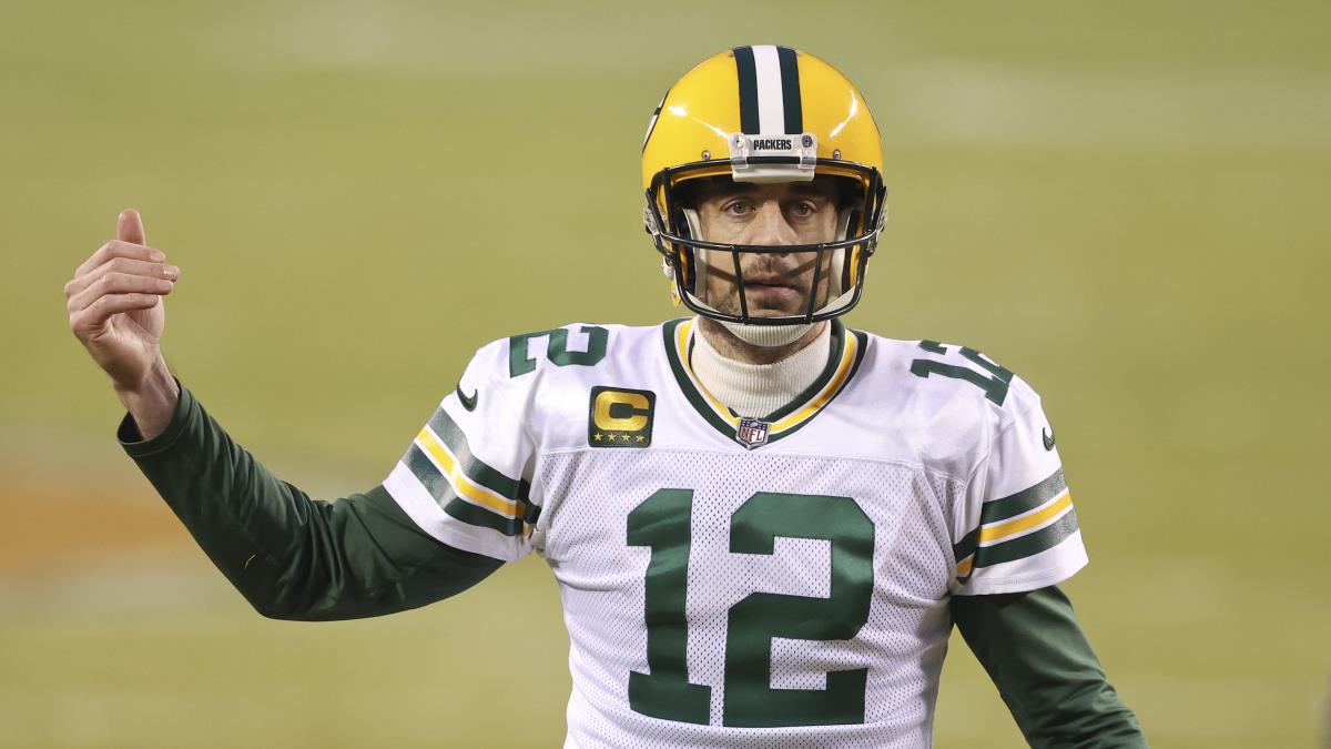 Aaron Rodgers' 'I got engaged' news takes Packers fans by surprise