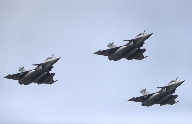 Military Jets Accidentally Knock Out Power to Town