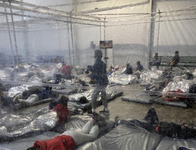 Lawmaker Releases Photos of Border Facility Crowded With Kids